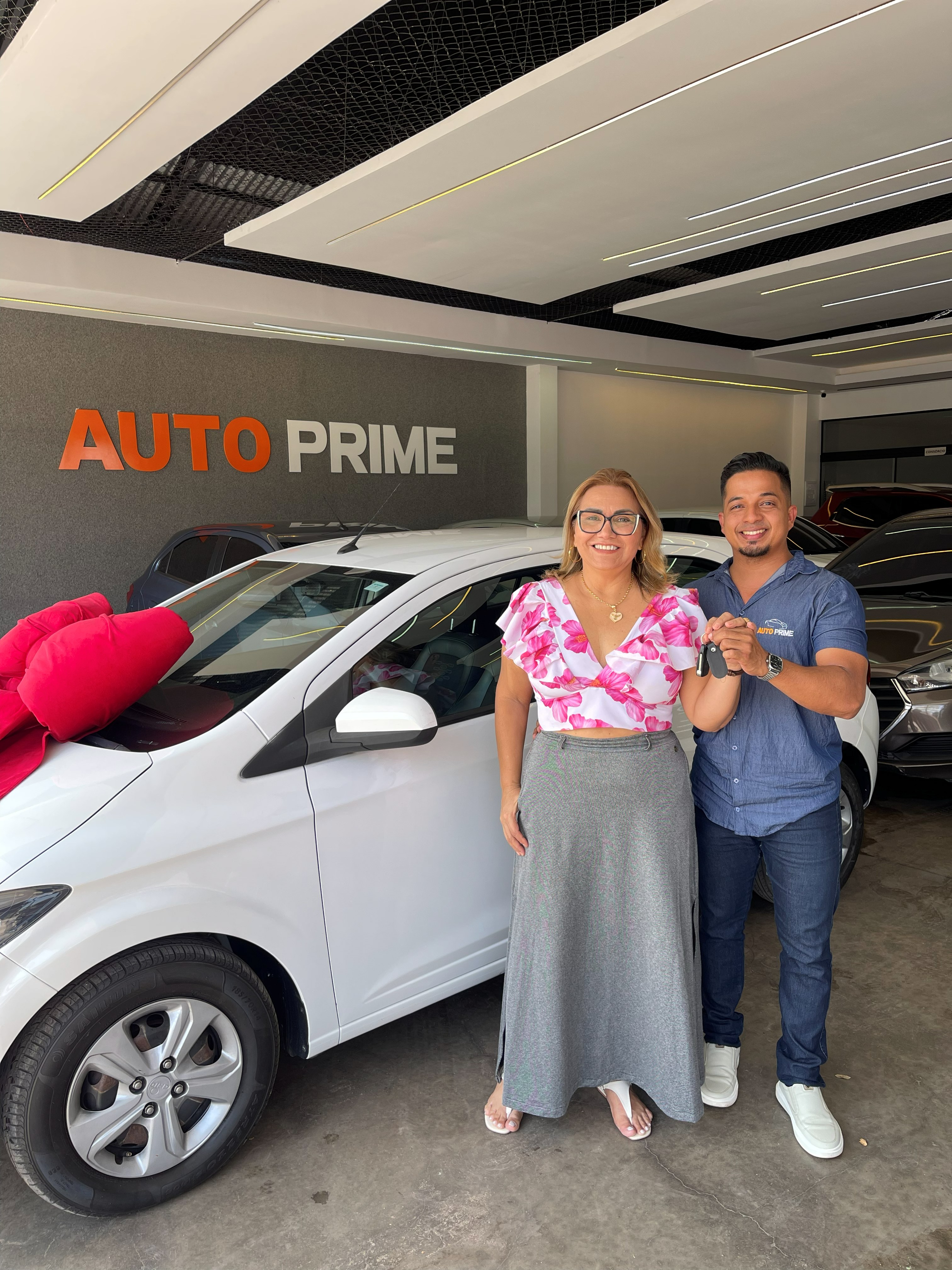 Entrega de veículo para cliente Auto Prime
